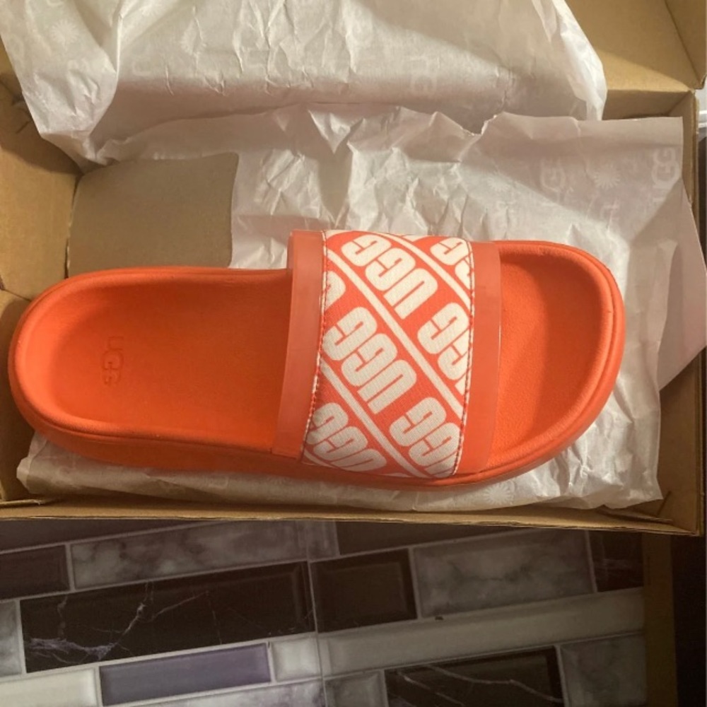 Ugg ruette slide.